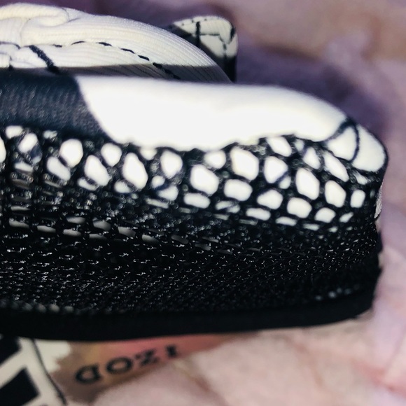 IZOD Wristlet Purse BNWOT - Picture 6 of 14